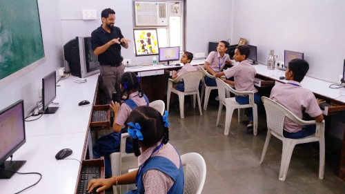 Computer Learning Centers in Deaf Schools